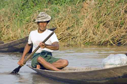 canoe-AsiaPhotoStock