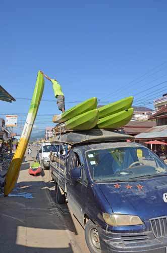 canoes-AsiaPhotoStock