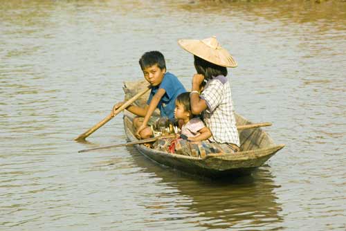 canoes-AsiaPhotoStock