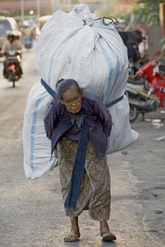 carry load-AsiaPhotoStock