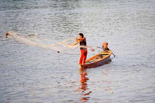 casting net-AsiaPhotoStock