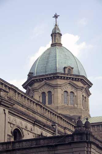 manila cathedral roof-AsiaPhotoStock