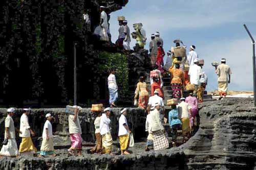 tanah lot ceremony-AsiaPhotoStock