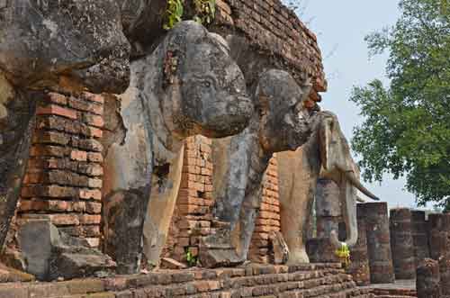 chang lom sukhot-AsiaPhotoStock