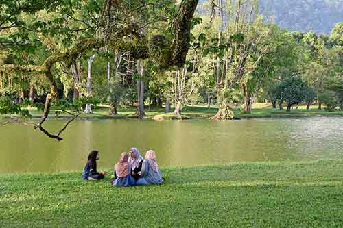 chatting taiping-AsiaPhotoStock