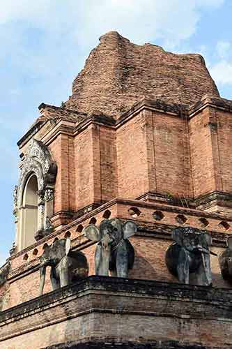 chedi luang wat-AsiaPhotoStock