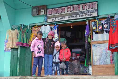 children tawang-AsiaPhotoStock