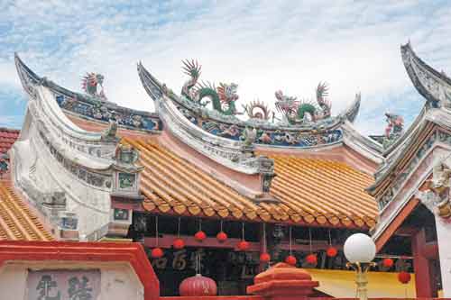 chinese temple roof-AsiaPhotoStock