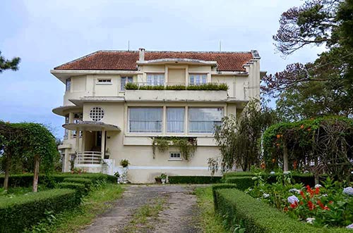 colonial villa-AsiaPhotoStock