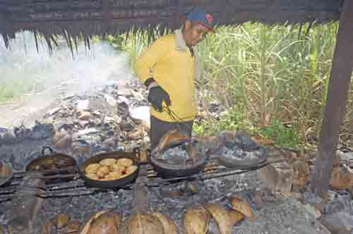 cooking akok-AsiaPhotoStock