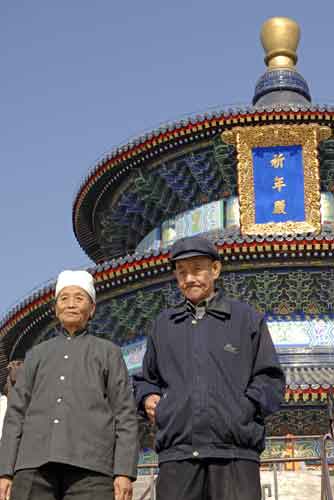 old couple heaven temple-AsiaPhotoStock