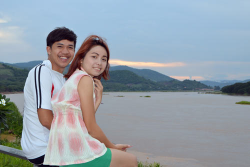 couple mekong-AsiaPhotoStock