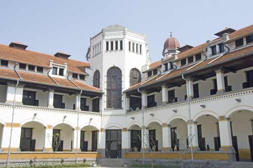 courtyard lawang sewu-AsiaPhotoStock