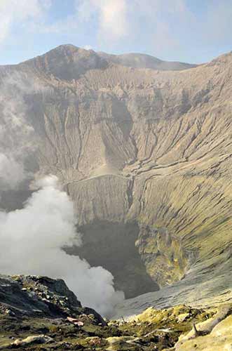 crater bromo-AsiaPhotoStock