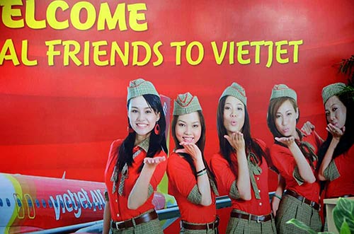 crew vietjet-AsiaPhotoStock