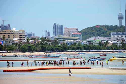 crowded beach-AsiaPhotoStock