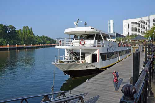 cruise sarawak river-AsiaPhotoStock