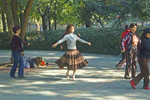 dance pose-AsiaPhotoStock