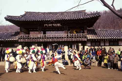 korean dancers-AsiaPhotoStock