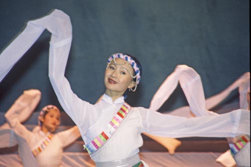 chinese dancer-AsiaPhotoStock