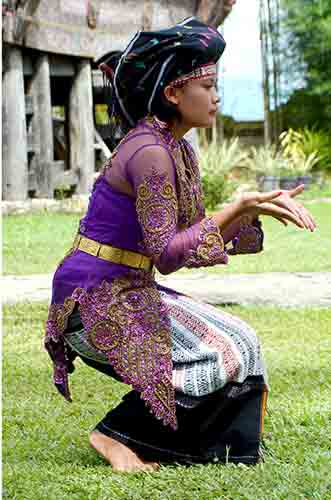 dancer batak-AsiaPhotoStock