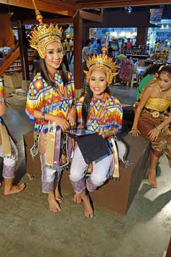 dancing girls thailand-AsiaPhotoStock