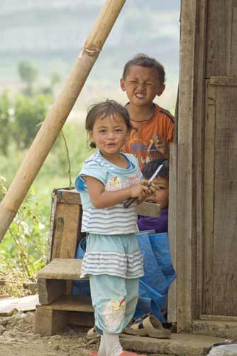 dieng siblings-AsiaPhotoStock