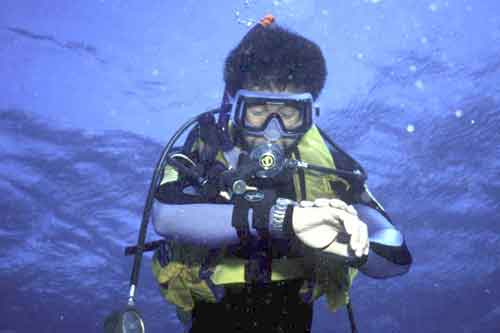 wreck diving-AsiaPhotoStock