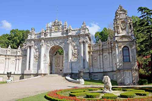 dolmabahce gate-AsiaPhotoStock
