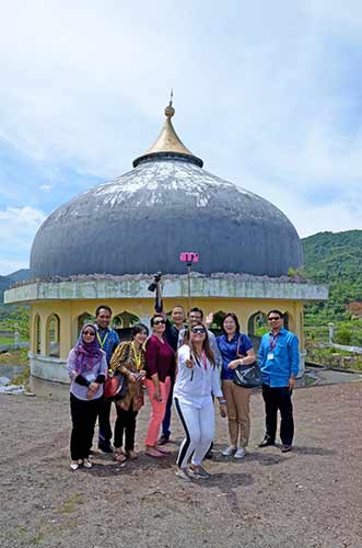 dome selfie-AsiaPhotoStock