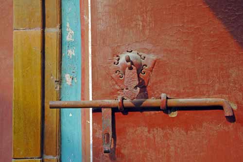 door lock-AsiaPhotoStock