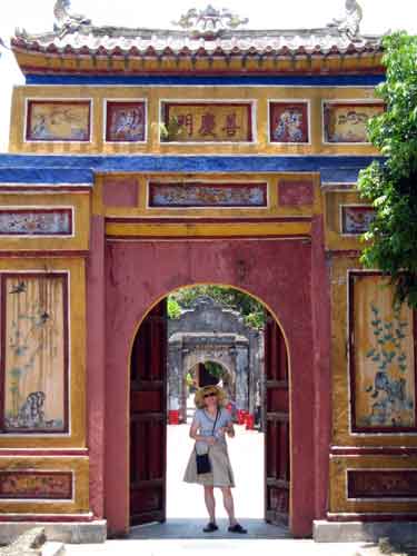 doorway-AsiaPhotoStock