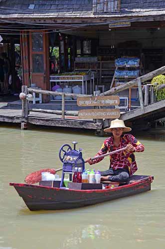 drinks boat-AsiaPhotoStock