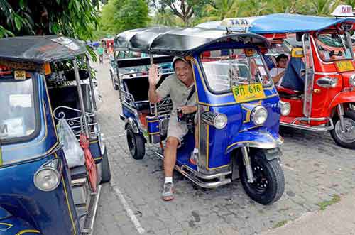 driver tuk tuk-AsiaPhotoStock