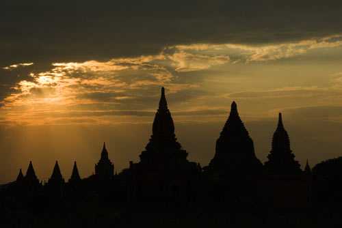 dusk at bagan-AsiaPhotoStock