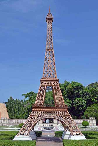 eiffel tower mini siam-AsiaPhotoStock