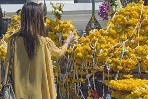 erawan shrine blessing-AsiaPhotoStock