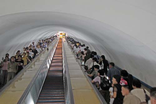 escalators-AsiaPhotoStock