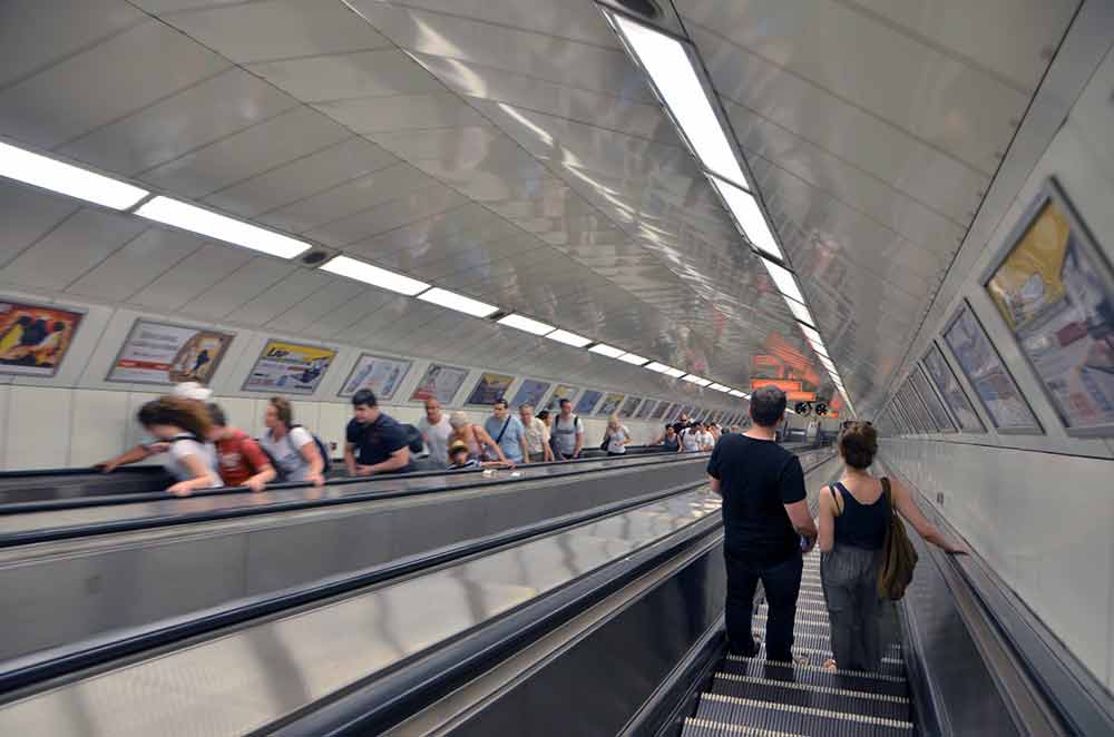 escalators-AsiaPhotoStock