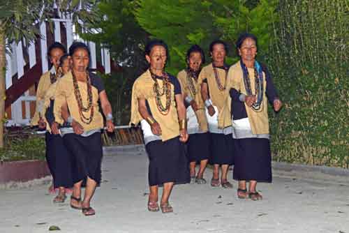 family dancers-AsiaPhotoStock