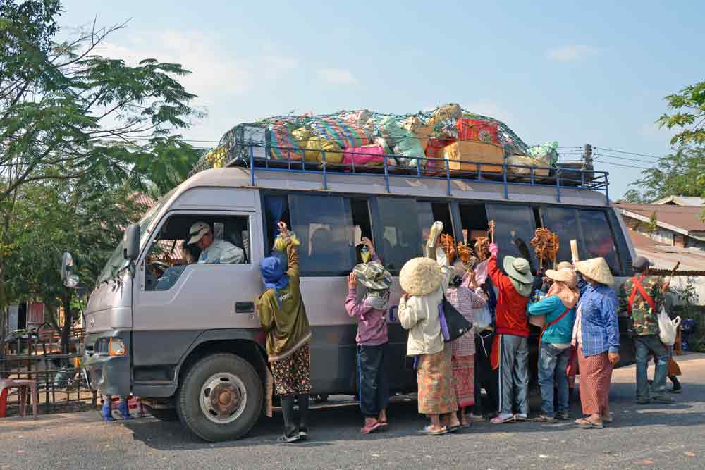 feeding van loads-AsiaPhotoStock
