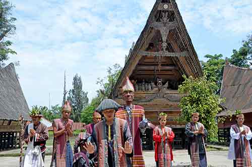 finale simanindo-AsiaPhotoStock