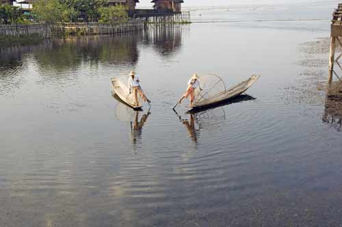 fish inle lake-AsiaPhotoStock