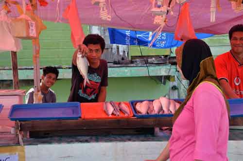 fish stall kuching-AsiaPhotoStock
