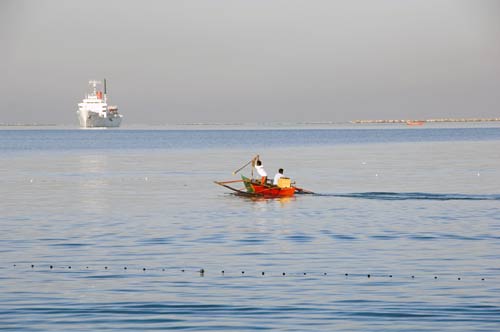 fish boat manila bay-AsiaPhotoStock