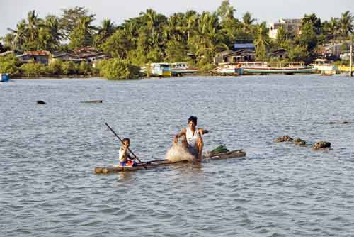 fishermen-AsiaPhotoStock