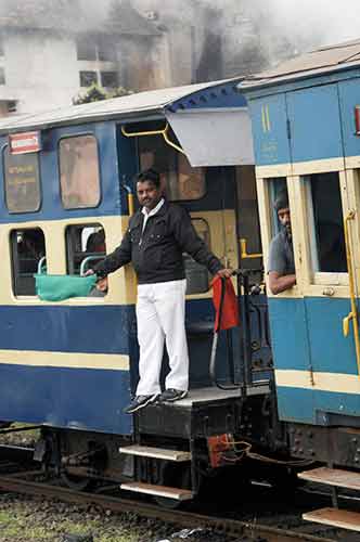 flagman train-AsiaPhotoStock