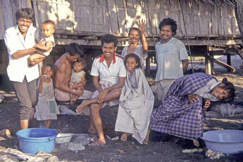 flores family-AsiaPhotoStock