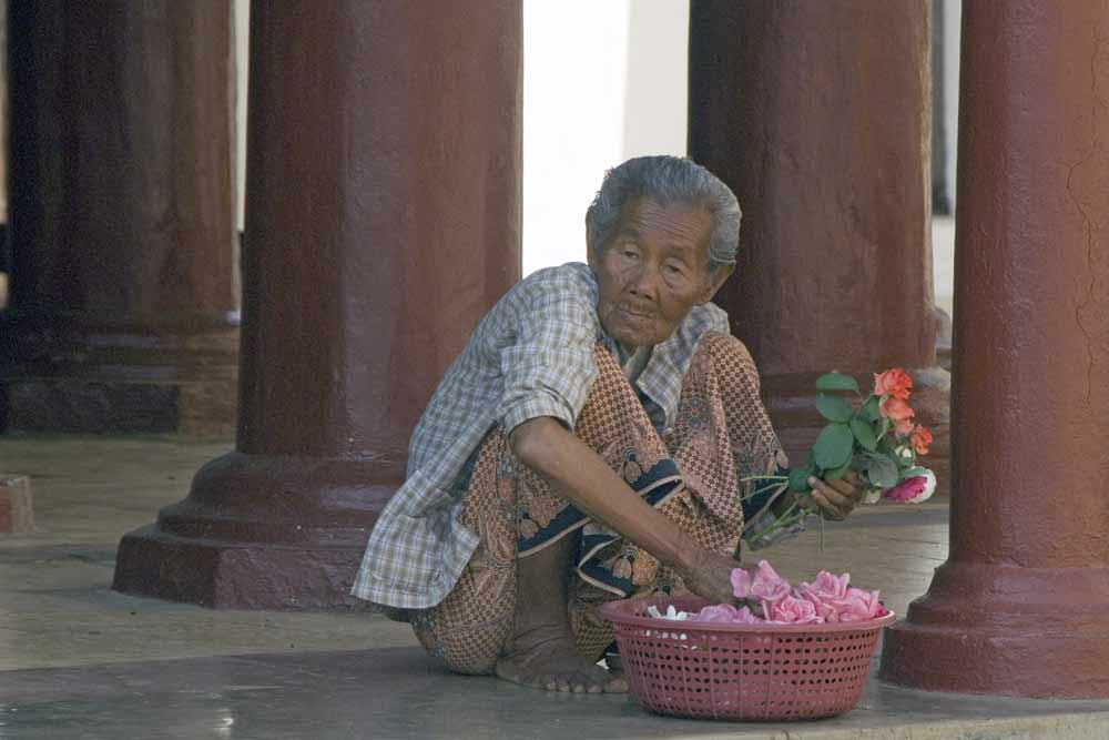 flower seller-AsiaPhotoStock