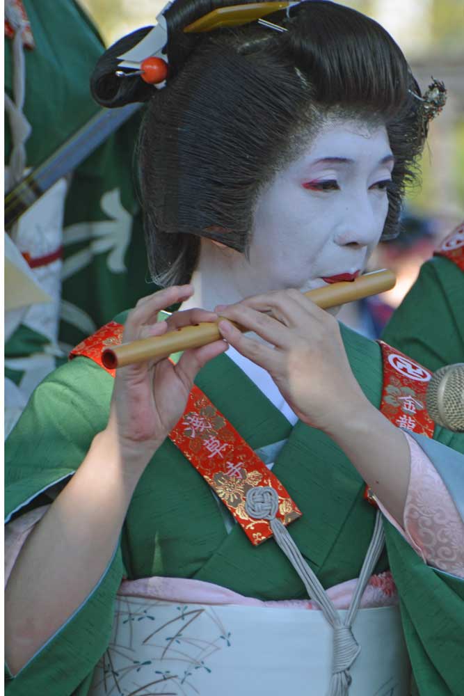 flute geisha-AsiaPhotoStock